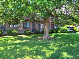 featured image of 633 Oak St #5