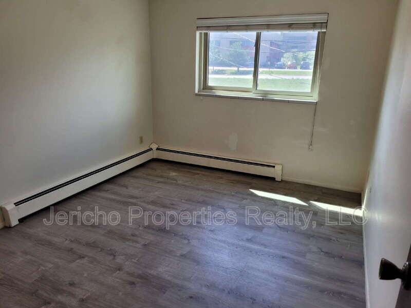 633 Oak St #5 - Photo 5 of 14