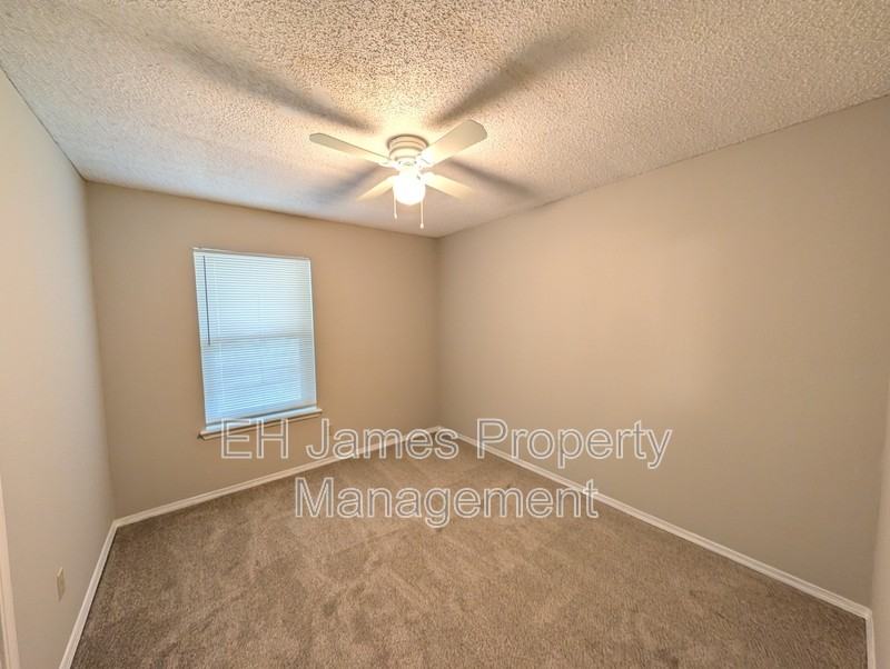 316 S Avenue E - Photo 6 of 12