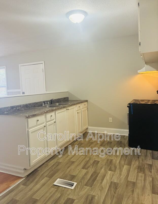 807 N Shaver St - Photo 4 of 13