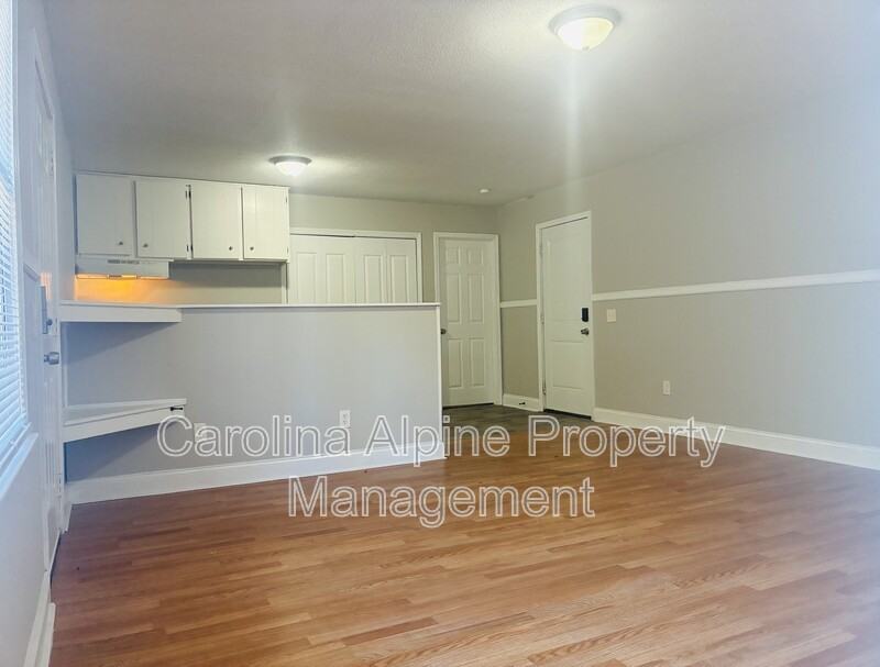 807 N Shaver St - Photo 6 of 13