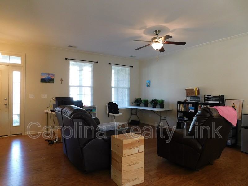 1244 Assembly St - Photo 4 of 45