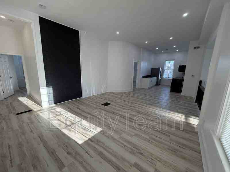 4417 Ashland Ave #B - Photo 2 of 7