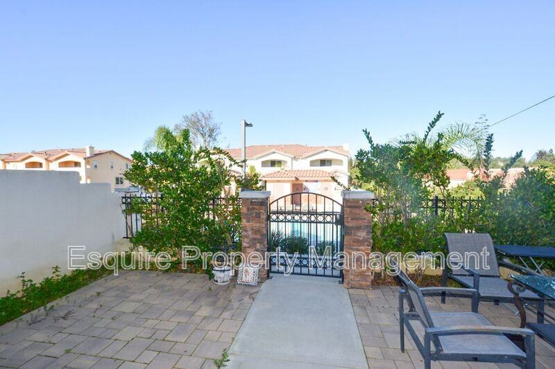 328 Newbury Vista Ln - Photo 2 of 11