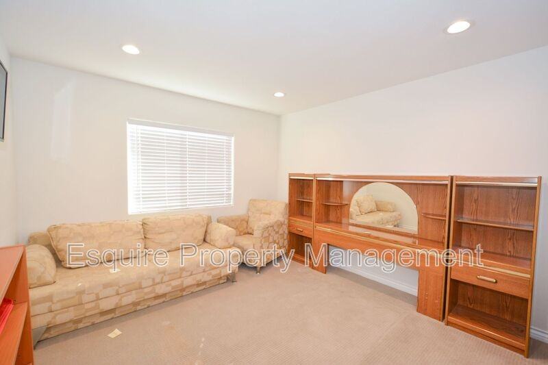 328 Newbury Vista Ln - Photo 3 of 11