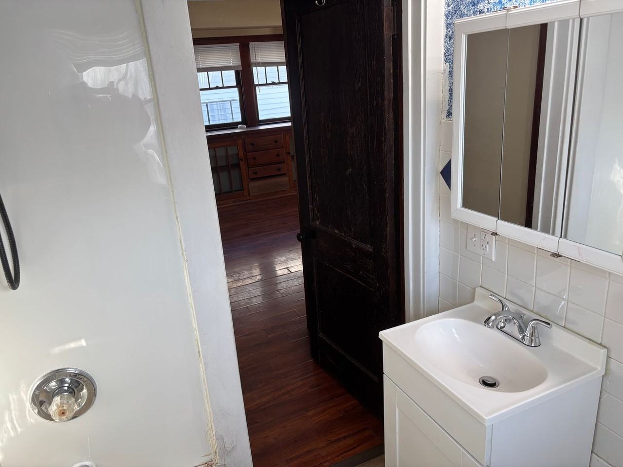 3817 Burton Ave - Photo 5 of 16