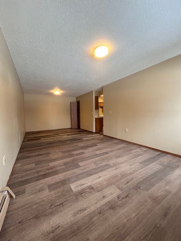 1012 13th St - Photo 2 of 32