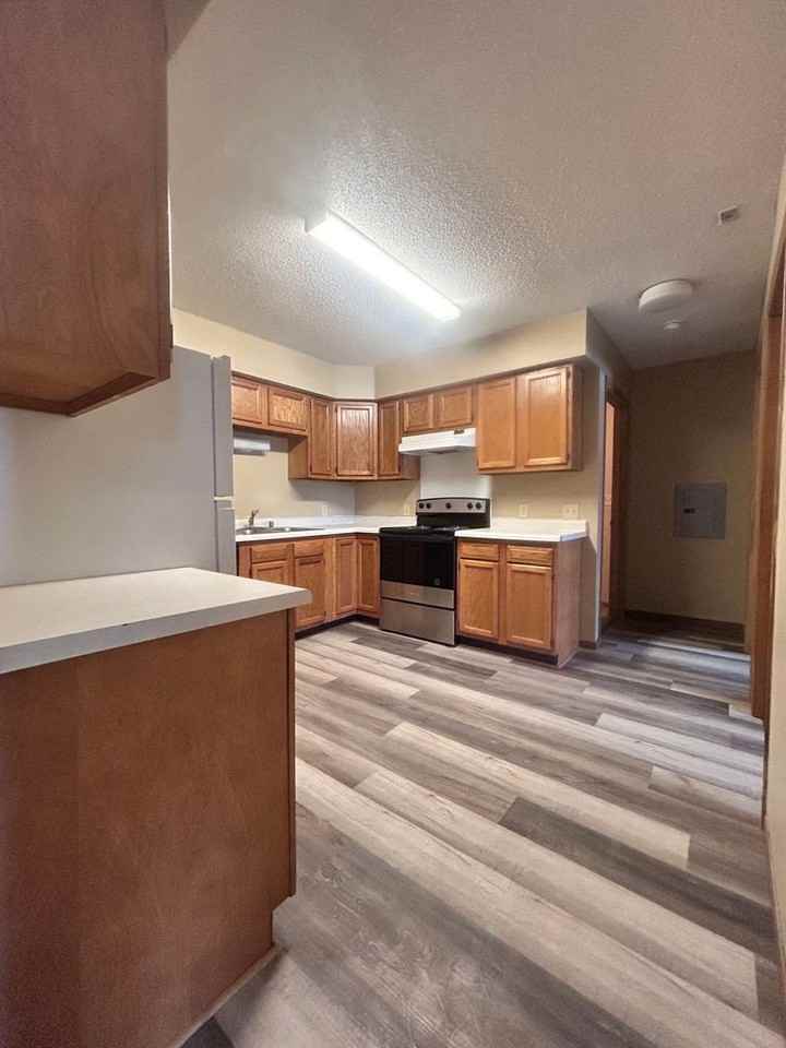 1012 13th St - Photo 3 of 32