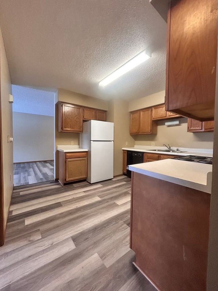 1012 13th St - Photo 4 of 32