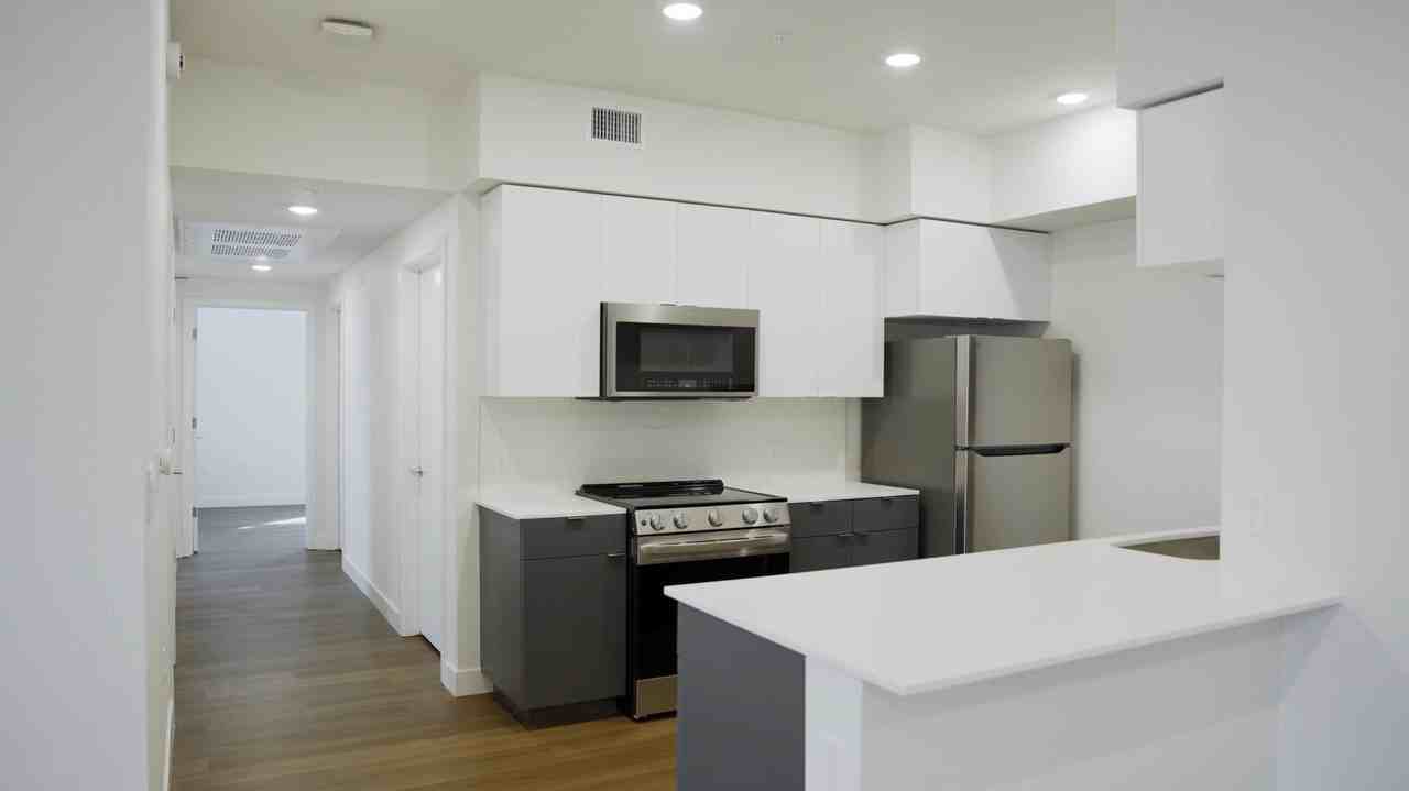 Crescent Apartments - Photo 3 of 15