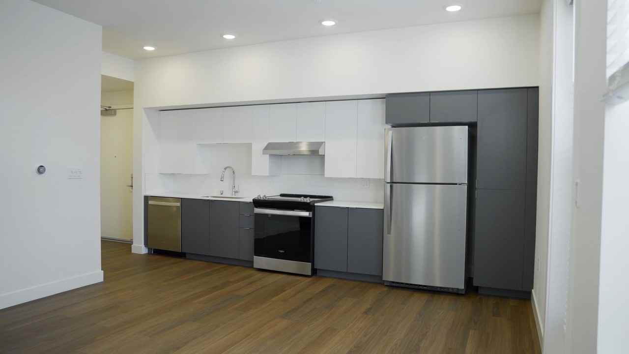 Crescent Apartments - Photo 4 of 15