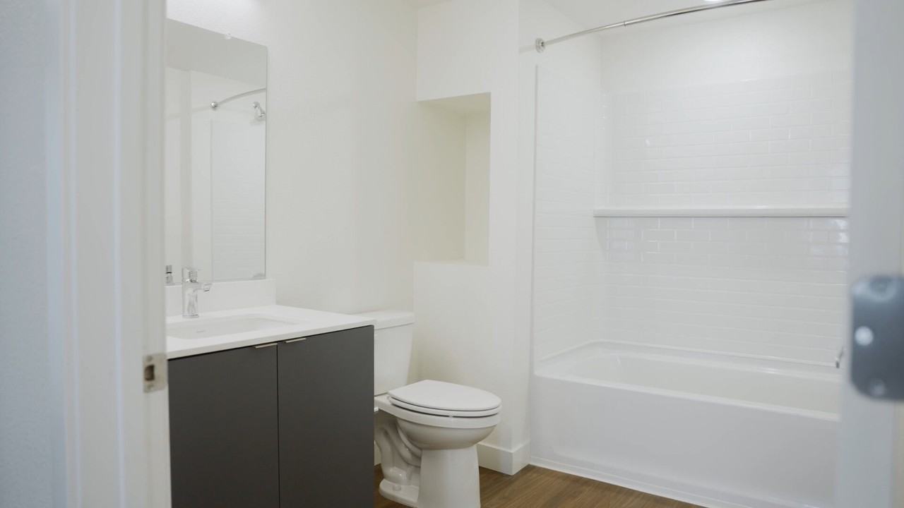 Crescent Apartments - Photo 6 of 15