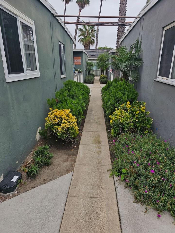 1019–1049 E Avenue - Photo 6 of 9