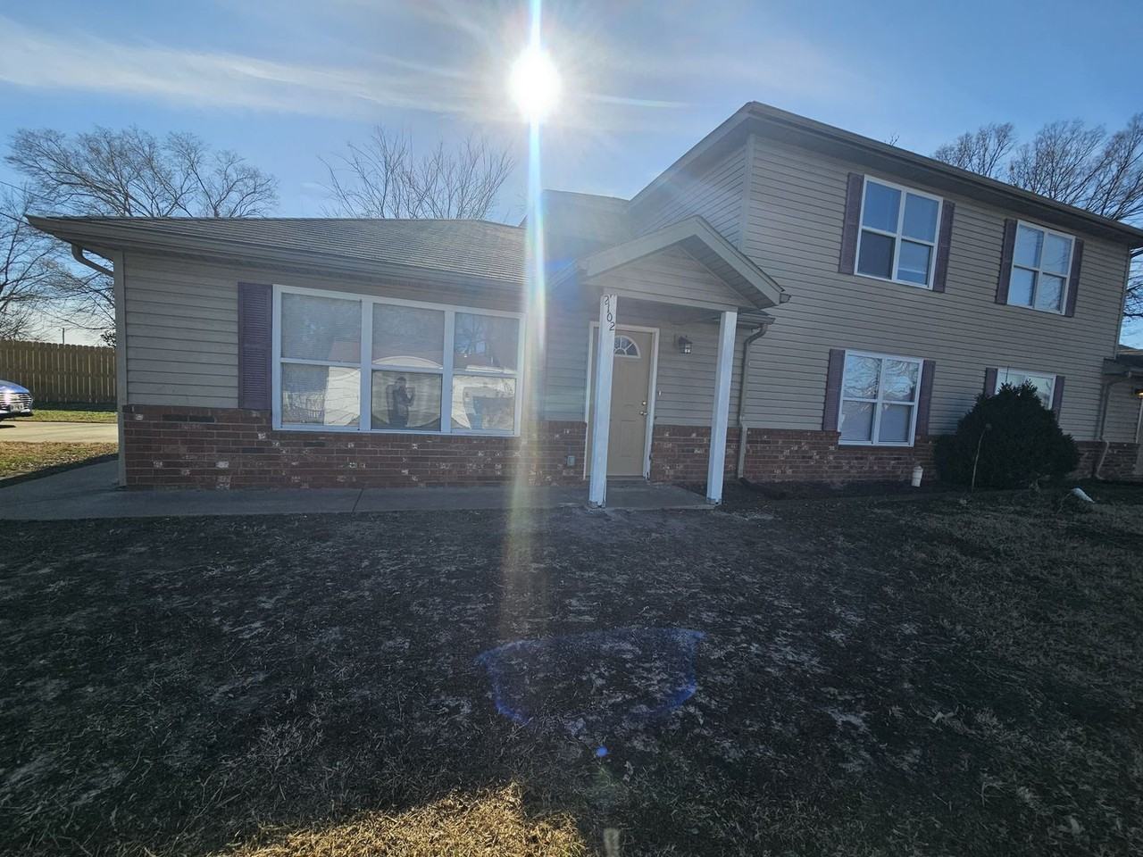 2102 Cunningham Ave - Photo 2 of 5