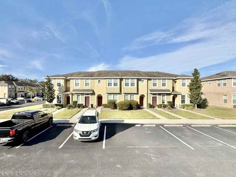 7031 White Treetop Pl - Photo 4 of 50