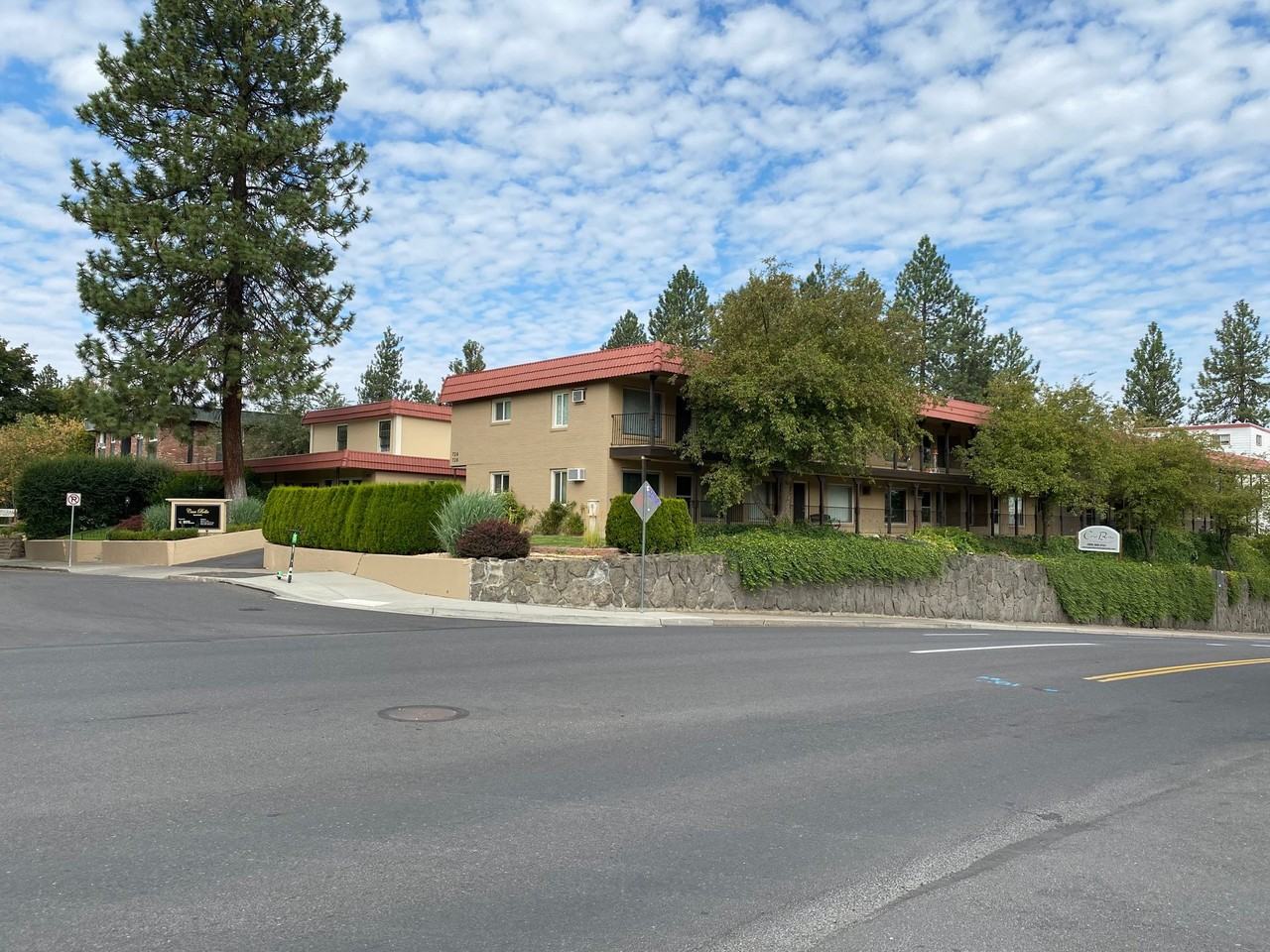 1012 W 8th Ave - Photo 4 of 5