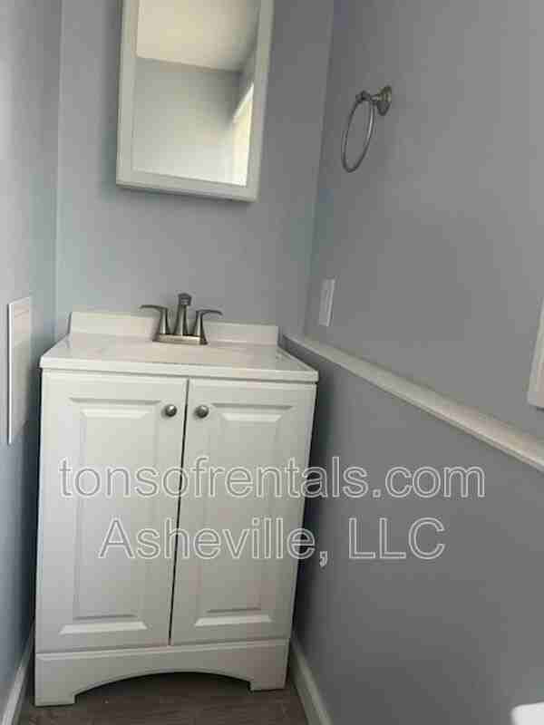 321 Lake Circle Dr #B - Photo 6 of 13