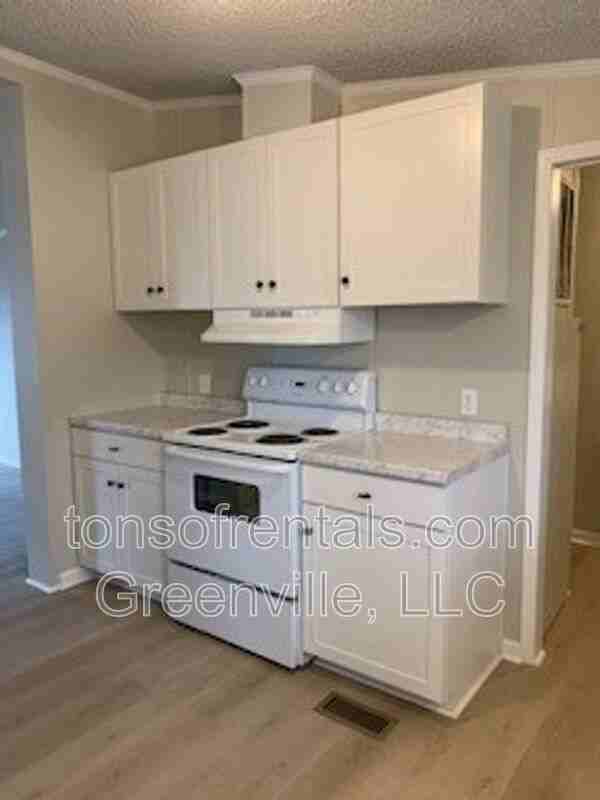 236 Elizabeth Ln - Photo 3 of 19