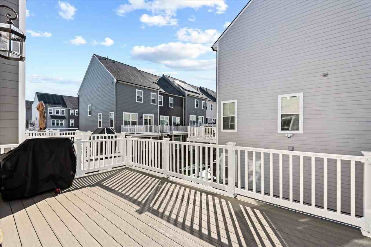 17982 Woods Overlook Dr - Photo 3 of 38