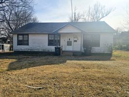 featured image of 105 E Drummond St