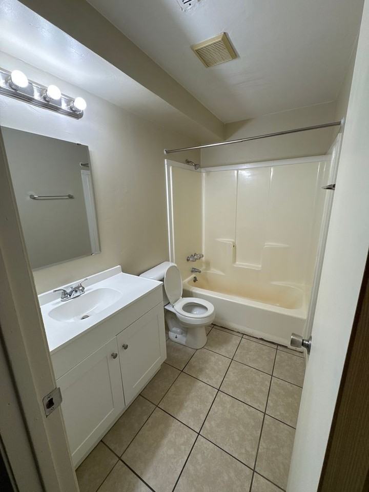 568 E 250 N #1 - Photo 3 of 12