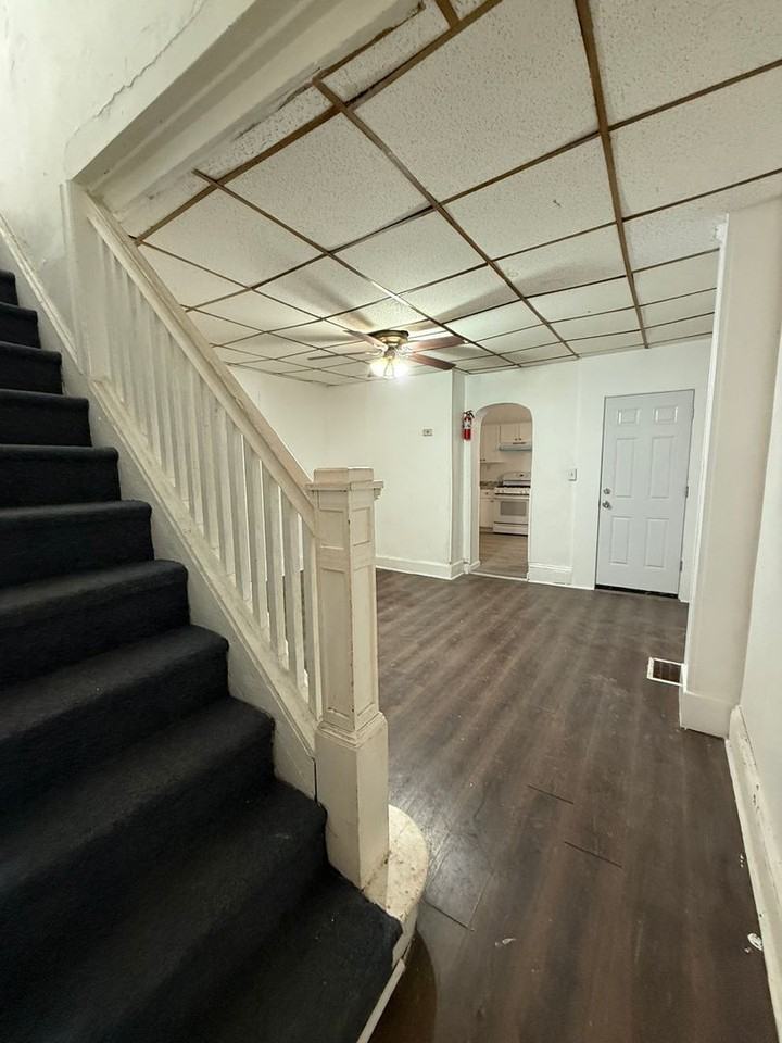 30 Perrine Ave - Photo 4 of 23