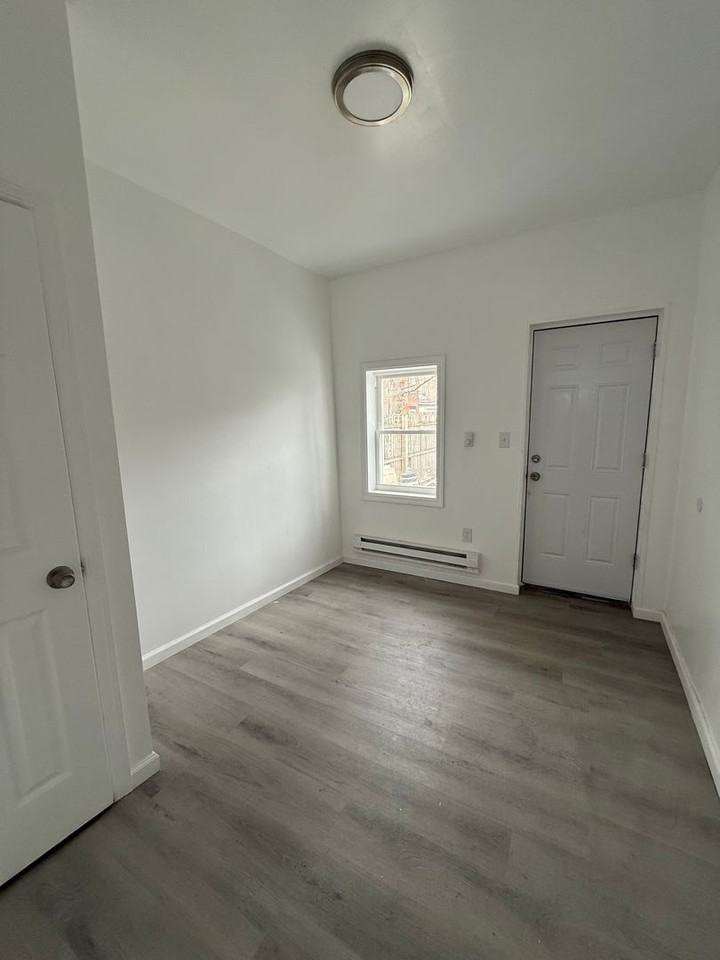 30 Perrine Ave - Photo 7 of 23