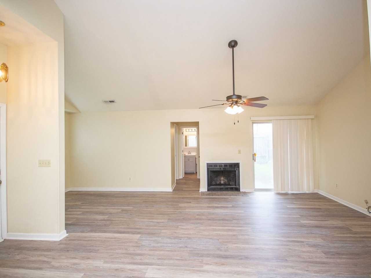 107 Briargate Ln - Photo 4 of 20