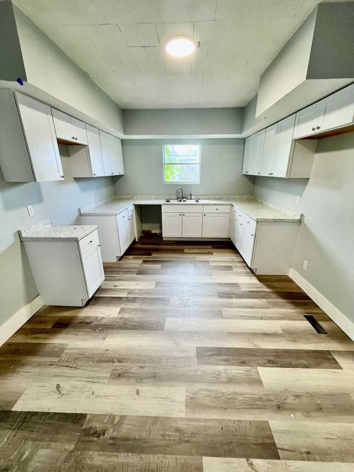 1106 Edith Ave - Photo 5 of 9