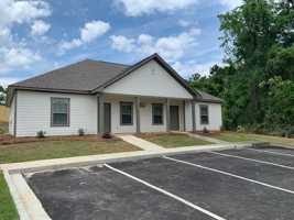 featured image of 1715 Springhill Pl #B