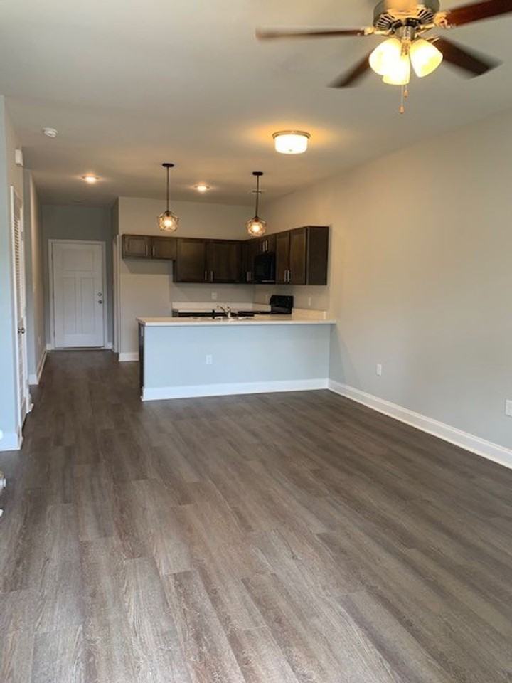 1715 Springhill Pl #B - Photo 3 of 15