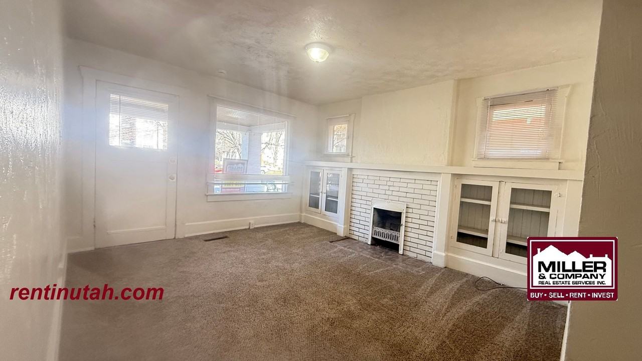 726 E 600 S - Photo 3 of 8