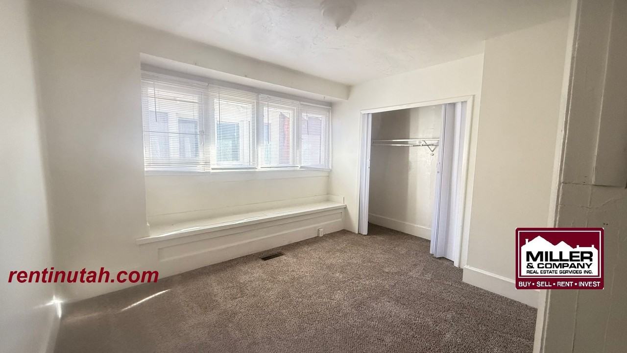 726 E 600 S - Photo 7 of 8