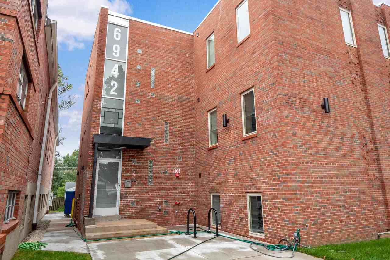 6942 Lansdowne Ave - Photo 4 of 28