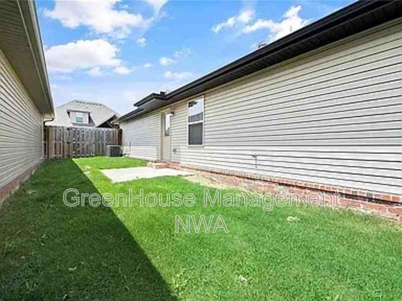 702 Sw Willowpoint Rd #702WILL - Photo 4 of 10