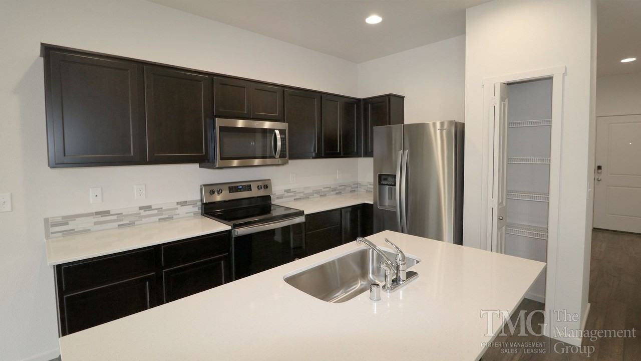 2120 S Chukar Dr - Photo 4 of 26