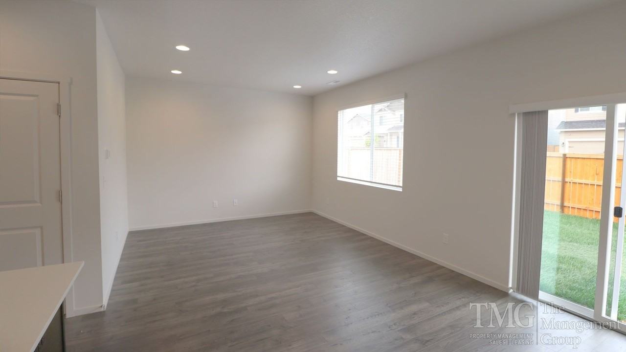 2120 S Chukar Dr - Photo 6 of 26