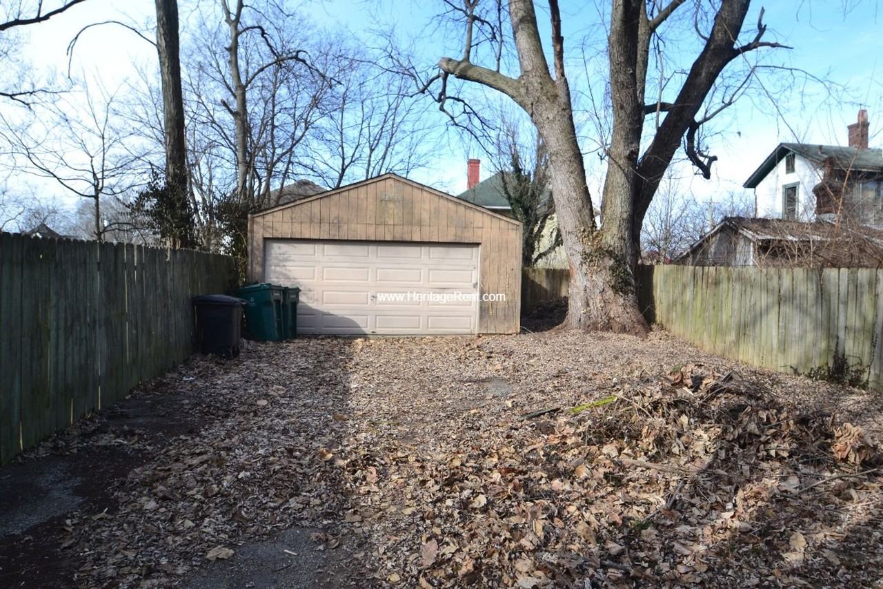 8465 Anthony Wayne Ave - Photo 4 of 13