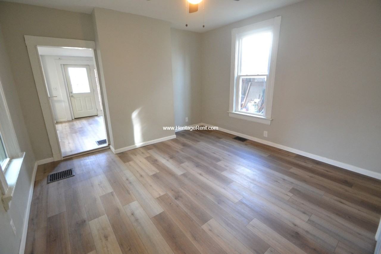 8465 Anthony Wayne Ave - Photo 6 of 13