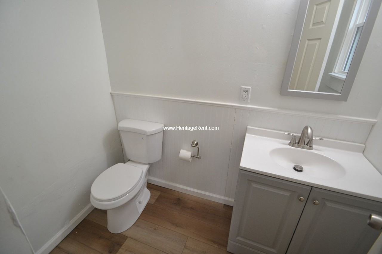 8465 Anthony Wayne Ave - Photo 7 of 13