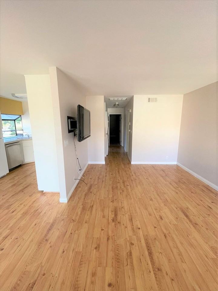 733 Thoreau Ln - Photo 7 of 39