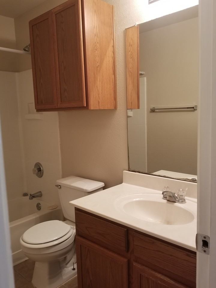 5123 Fountain Hl - Photo 5 of 22