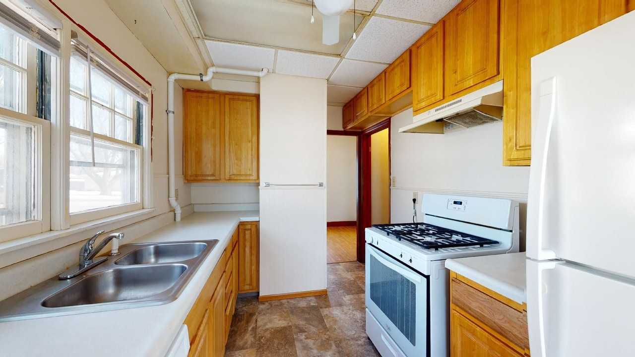 1707 Duff Ave - Photo 2 of 18