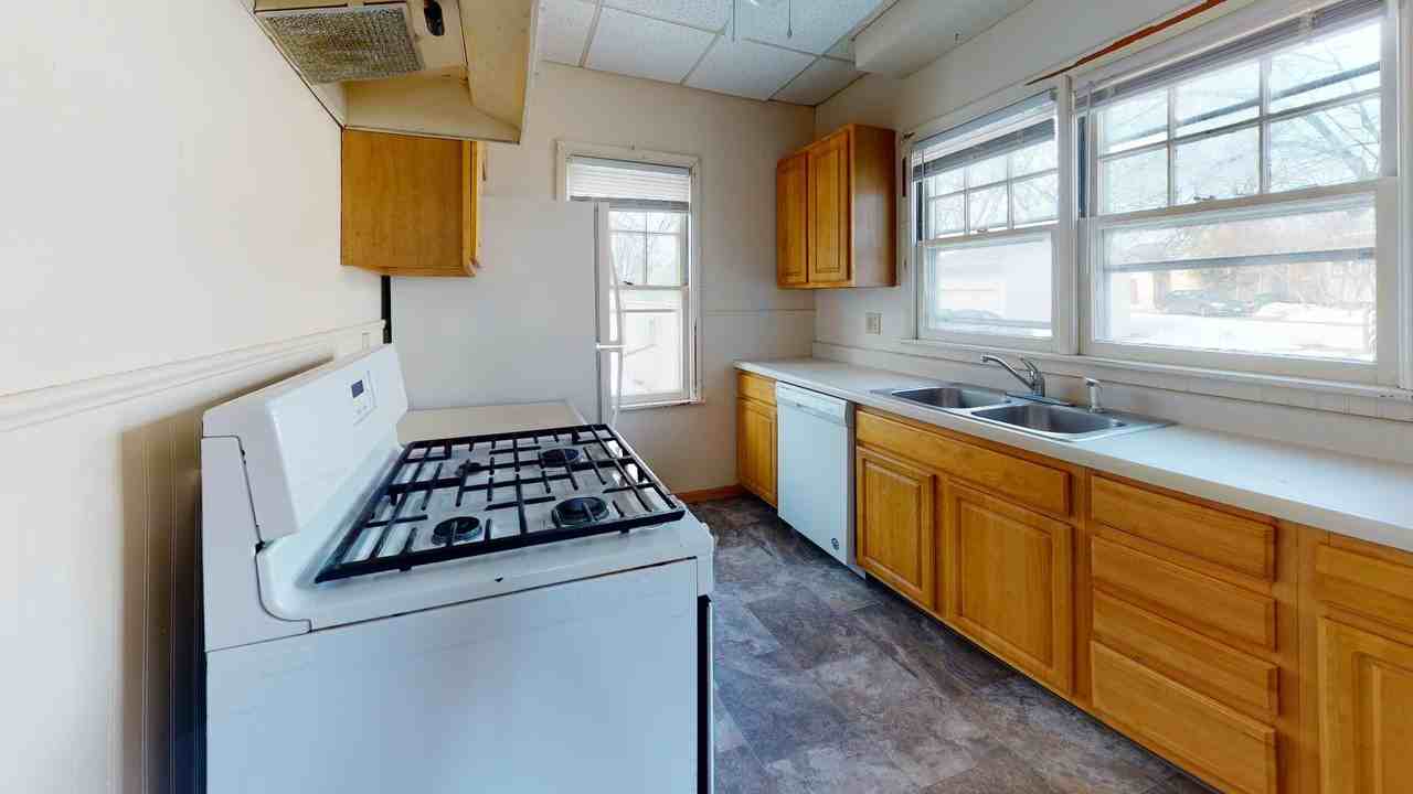 1707 Duff Ave - Photo 4 of 18