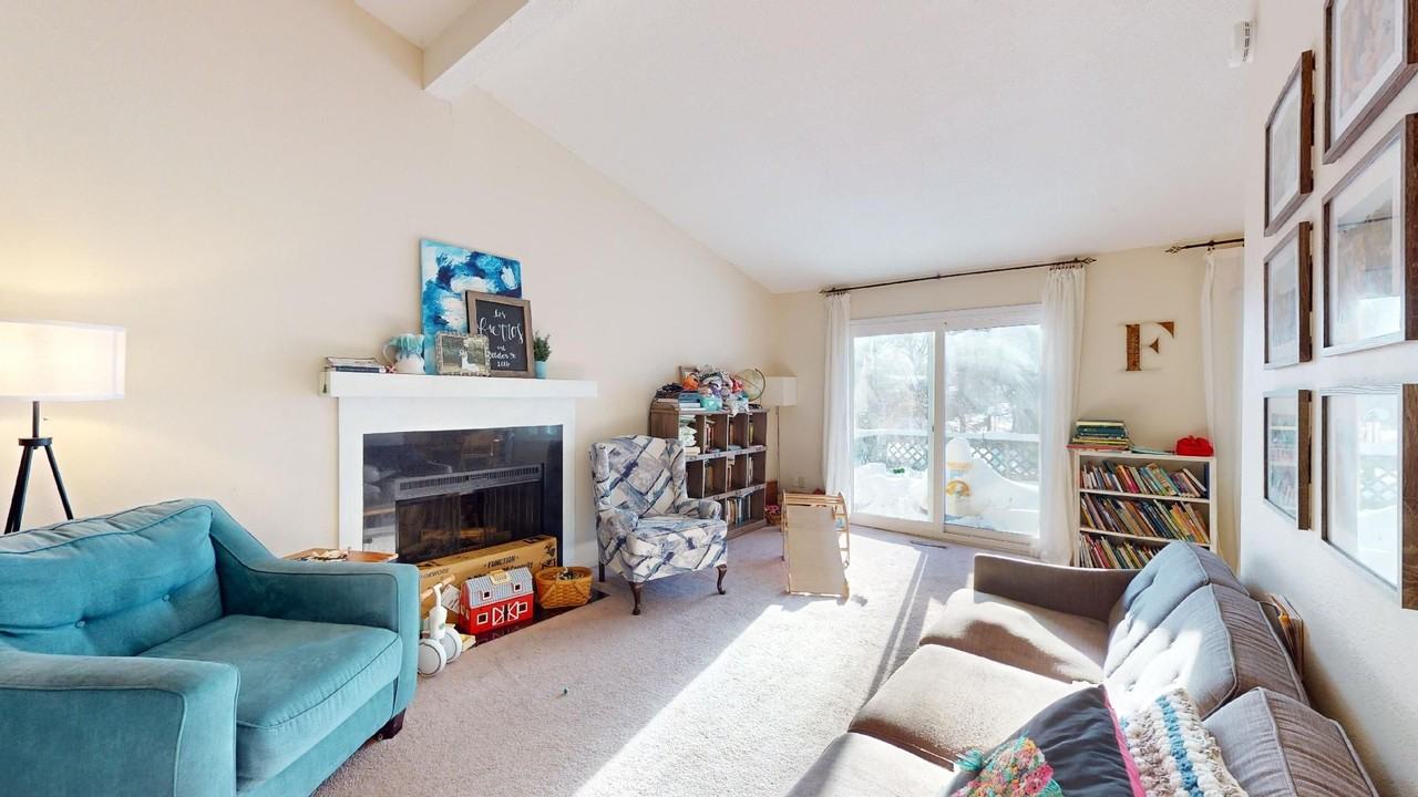 542 Meadow Ct - Photo 5 of 27