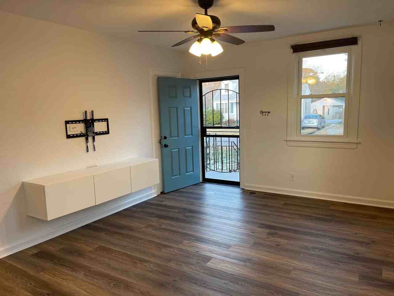 2719 Overbrook Ave - Photo 3 of 24