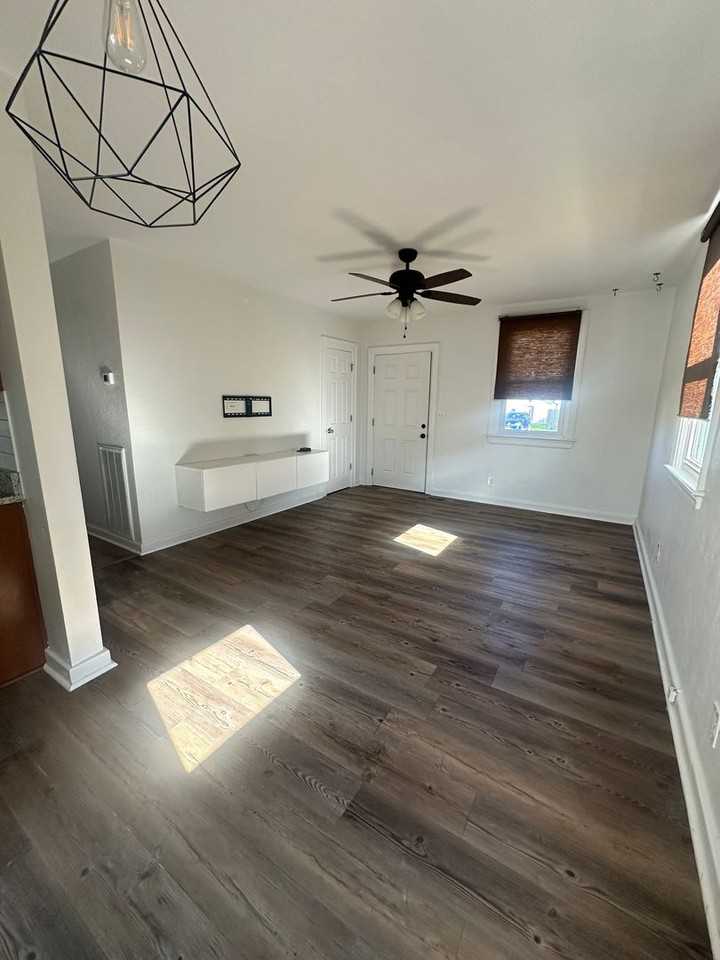 2719 Overbrook Ave - Photo 5 of 24