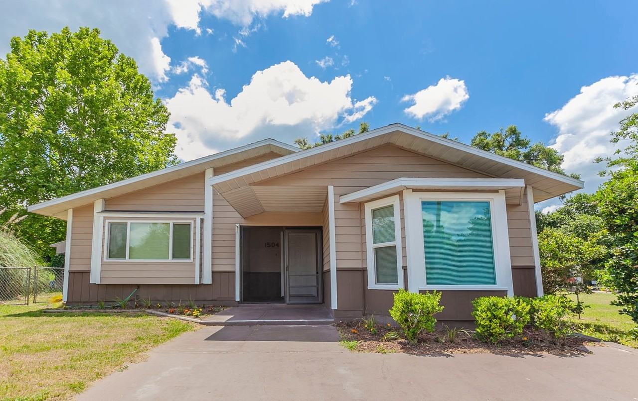 1504 Meadow St