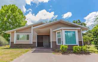 1504 Meadow St - Photo 1 of 1