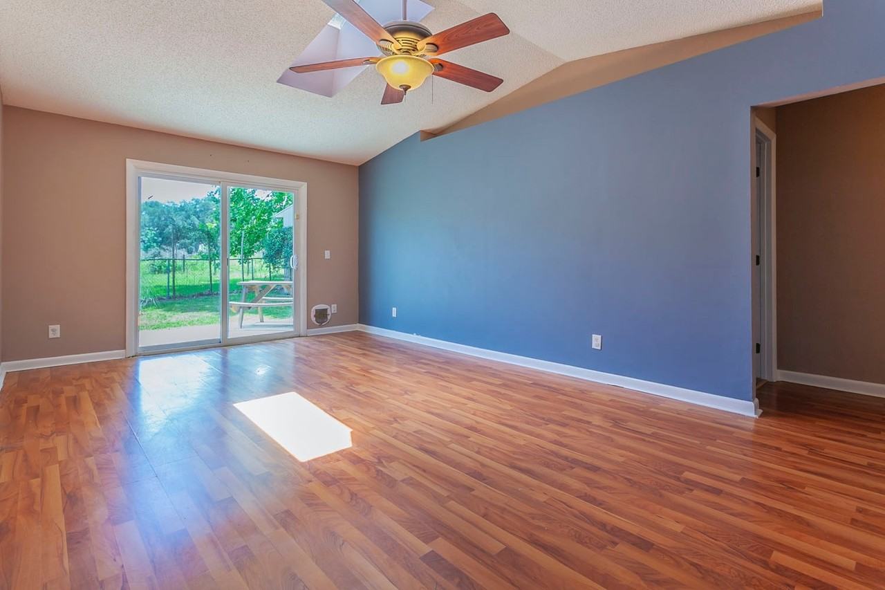 1504 Meadow St - Photo 2 of 15